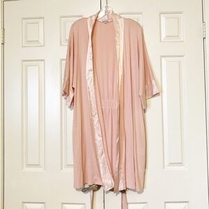 P. J. Harlow Supima Cotton & Satin "Shala" pale pink robe w/ sash. Women's Small